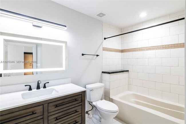 Building Photo - 1350 NW 8th Ct