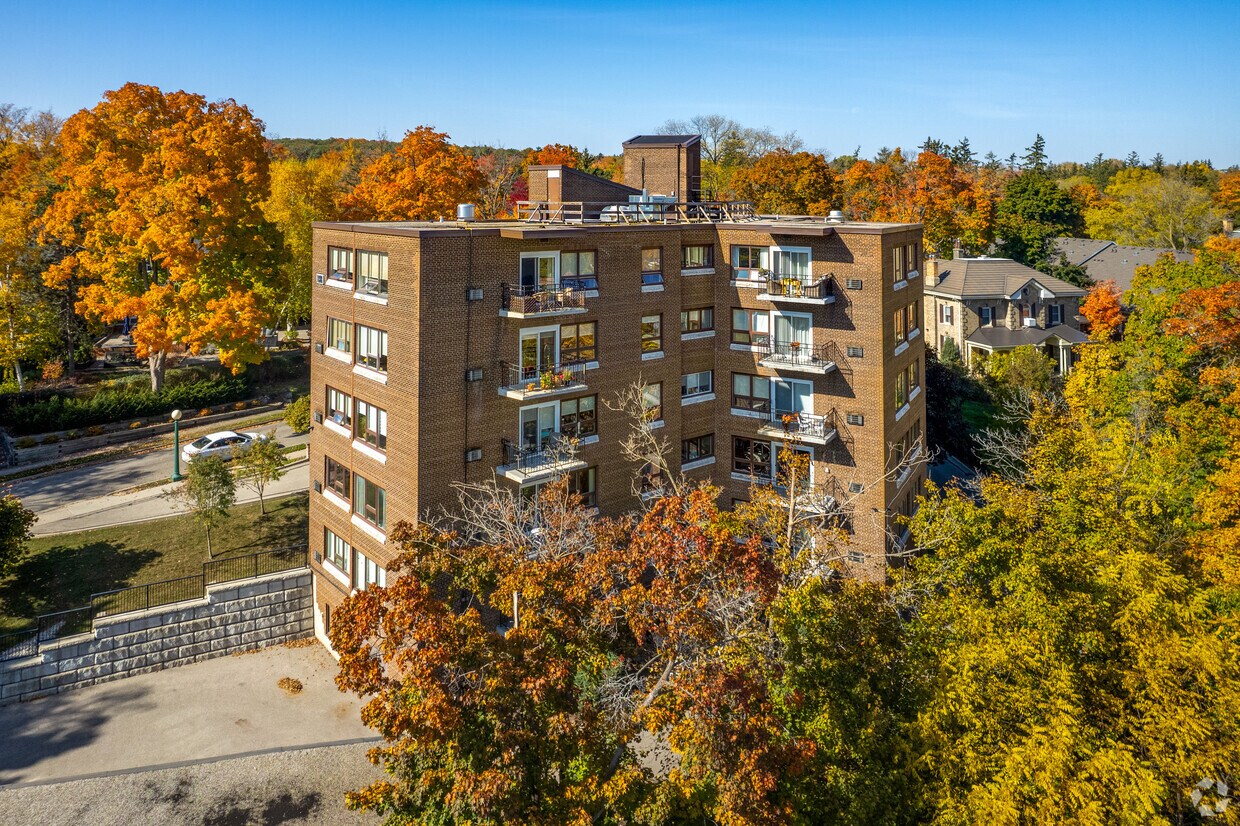 Building Photo - 26 Wentworth Av