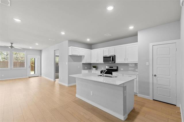 Foto del edificio - 3513 Chambers Dr