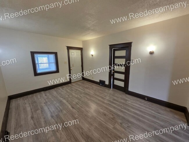 Building Photo - 3 bedroom house with brand new flooring