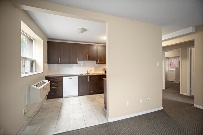 Photo du bâtiment - 1381 Bathurst St