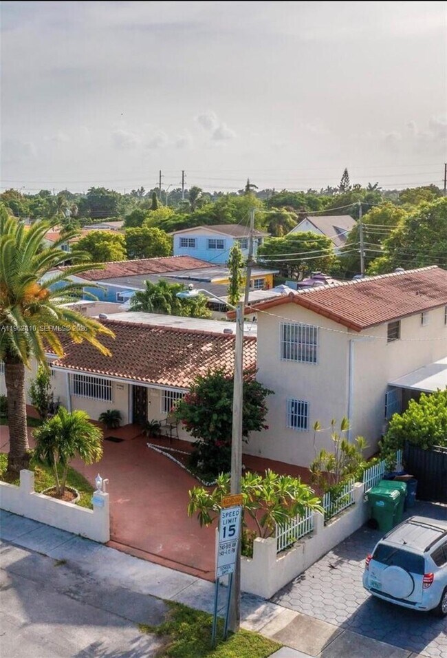 Foto del edificio - 2820 SW 95th Ave