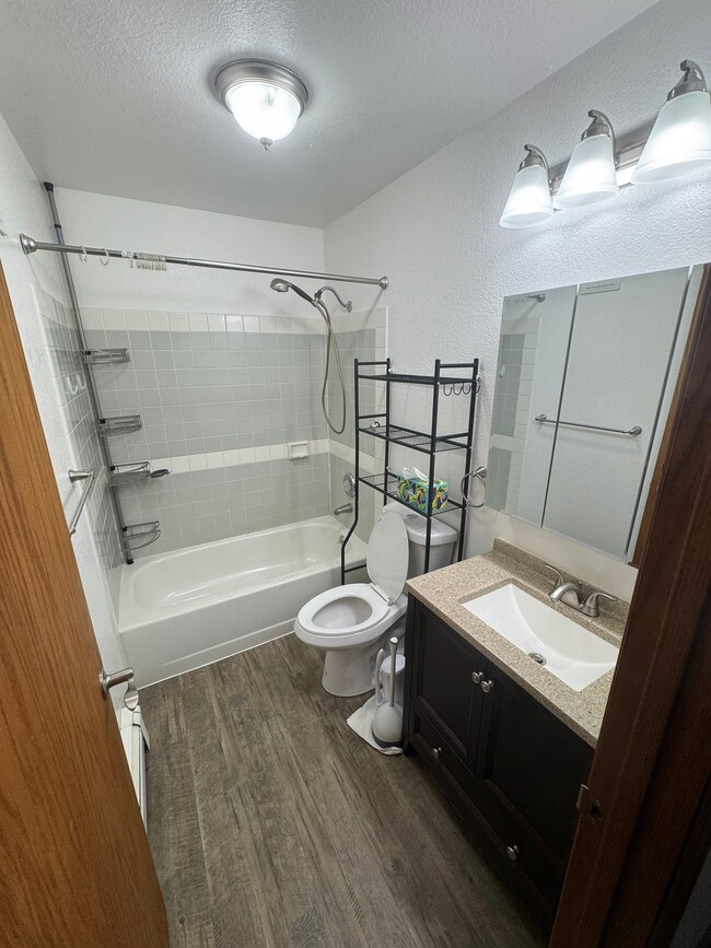 Building Photo - 228 Princess Dr
