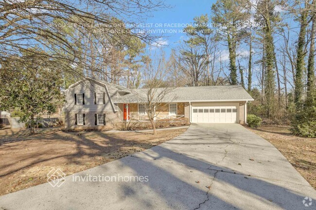 Building Photo - 2400 Lansdowne Ct NW