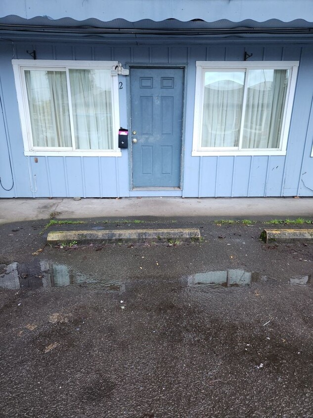 Primary Photo - 1-bedroom 1 bath Ground Level Apartment