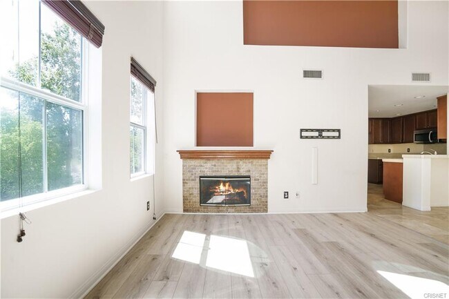 Building Photo - 27015 Fairway Ln