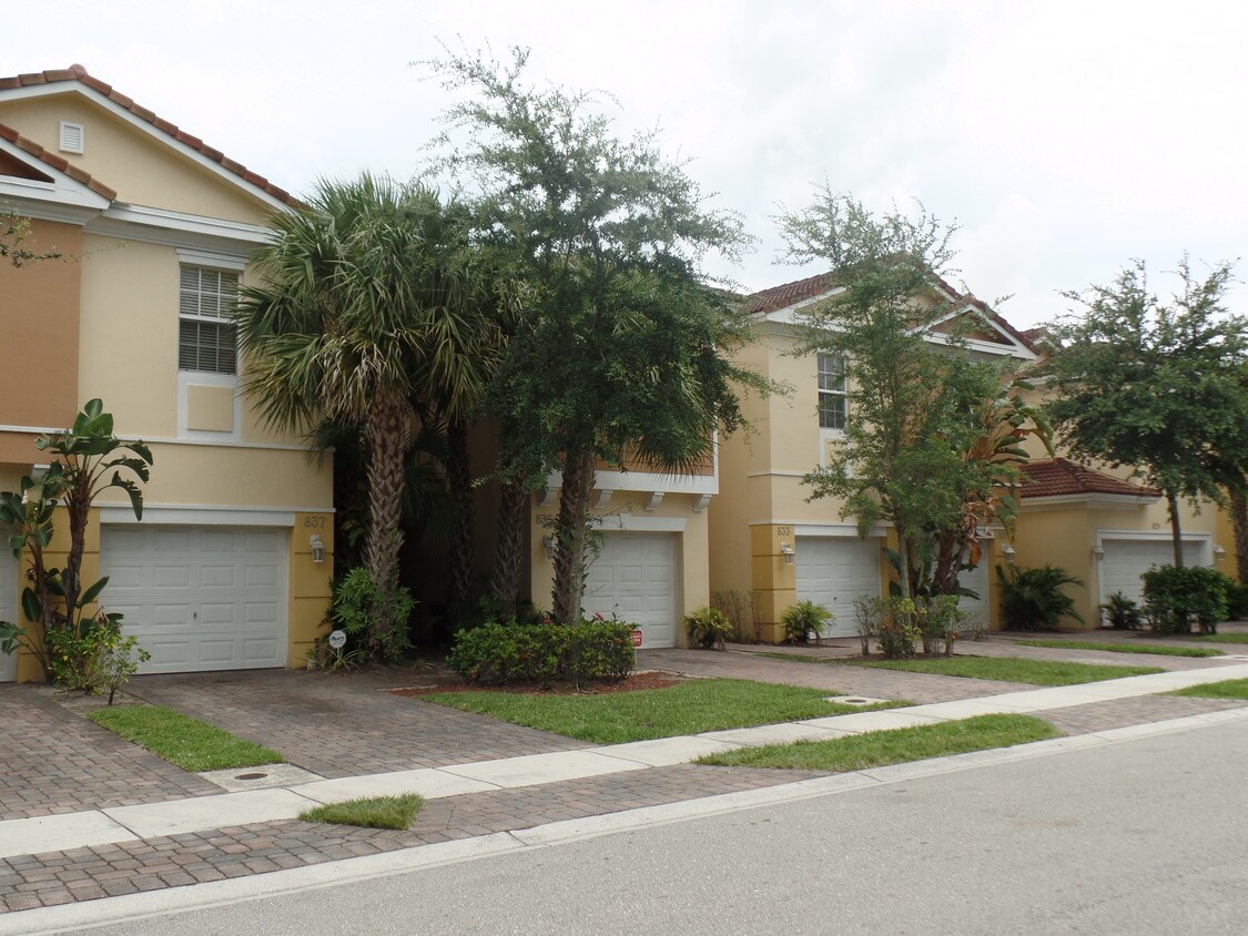 868 Pipers Cay Dr, West Palm Beach, FL 33415 Townhome Rentals in West