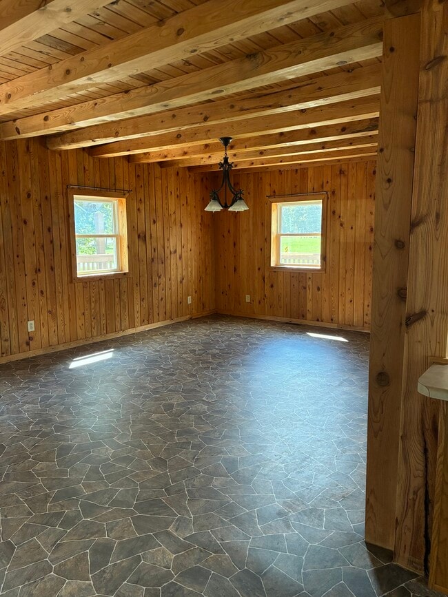 Dining room - 945 Tucker Ridge Rd