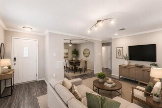 Building Photo - 180 Onyx Lake Dr
