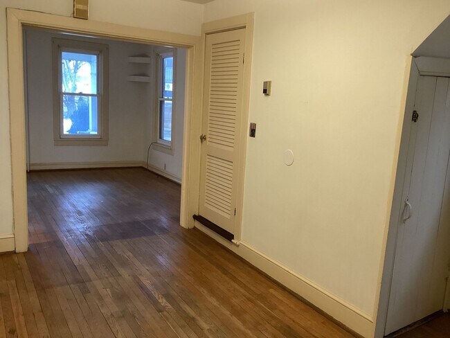 Foto del edificio - 6- 8 E. Third Street