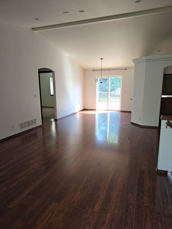 Building Photo - 3183 W Versailles Dr