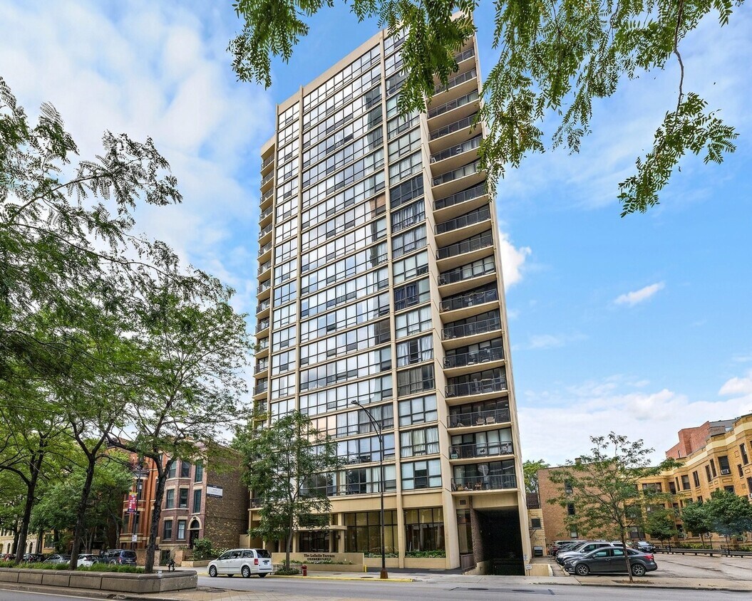 Foto principal - 1540 N La Salle Dr