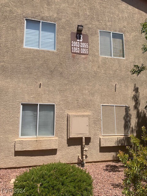Primary Photo - 2110 Los Feliz St