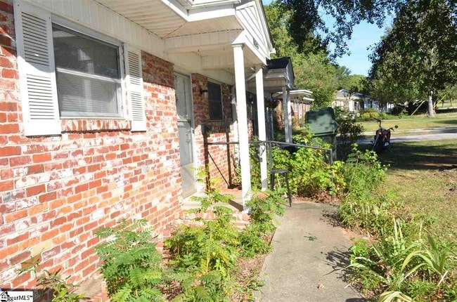 Building Photo - 125A White Oak Dr