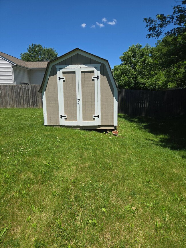 Foto del edificio - 235 Meadow Glen Dr