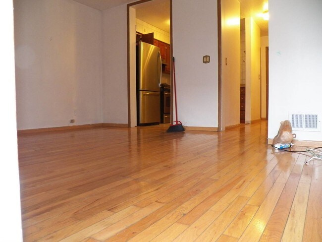 Foto del edificio - 2066 Cicero Ave