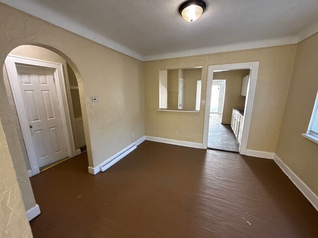 Foto del edificio - 2 bed 1 bath