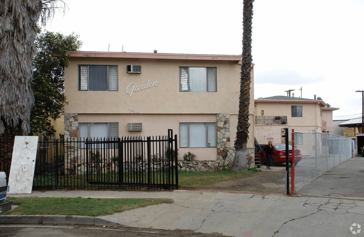 Building Photo - Garden Apartments