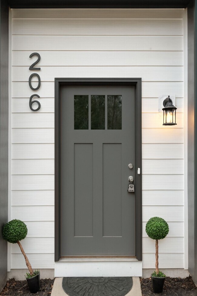 Foto del edificio - 206 Nelson Ave