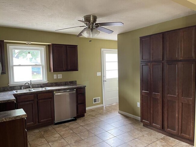 Building Photo - 7512 Pimlico Dr