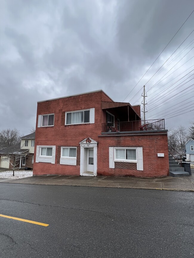 Building Photo - 325 E Prince St