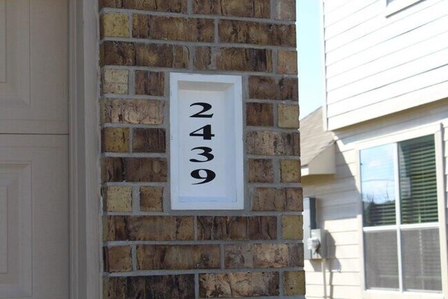 Building Photo - 2439 Lago Mirado Wy