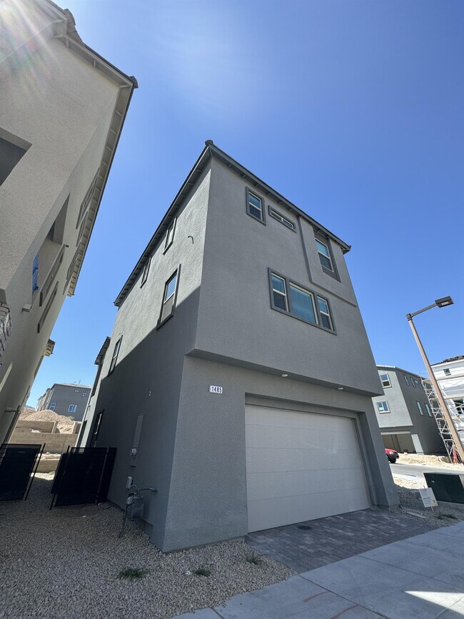 Foto del edificio - 1485 Whistling Kite St