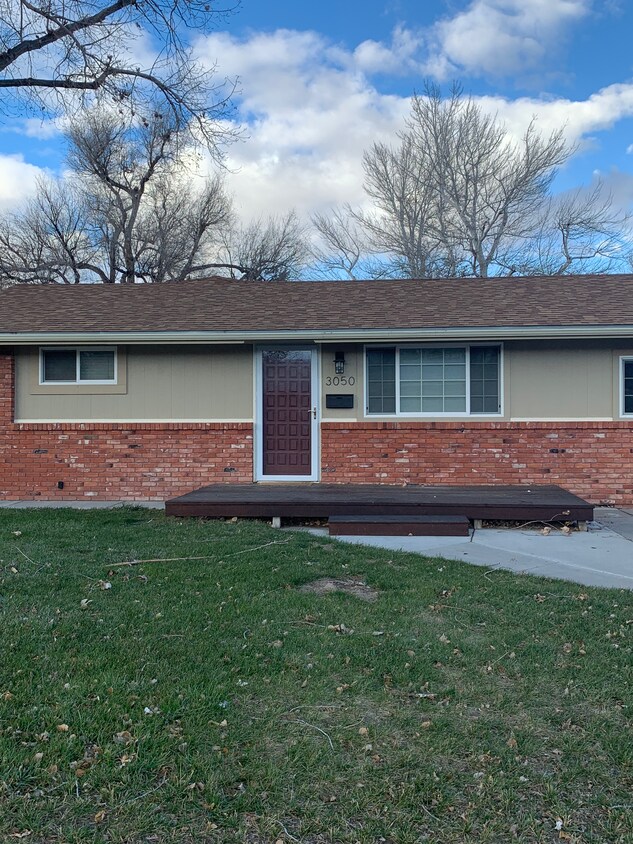Primary Photo - 3050 Desmet Dr