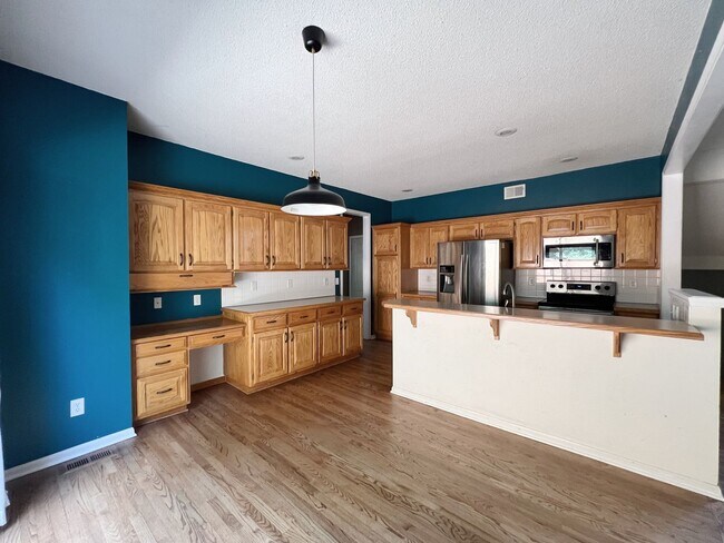 Foto del edificio - COMING SOON: Charming 3-Bedroom Home with ...