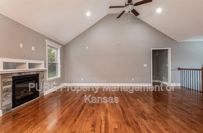 Foto del edificio - 4766 Lakecrest Dr