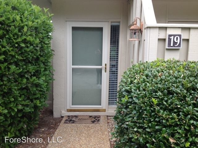 Primary Photo - 32 S Forest Beach Dr
