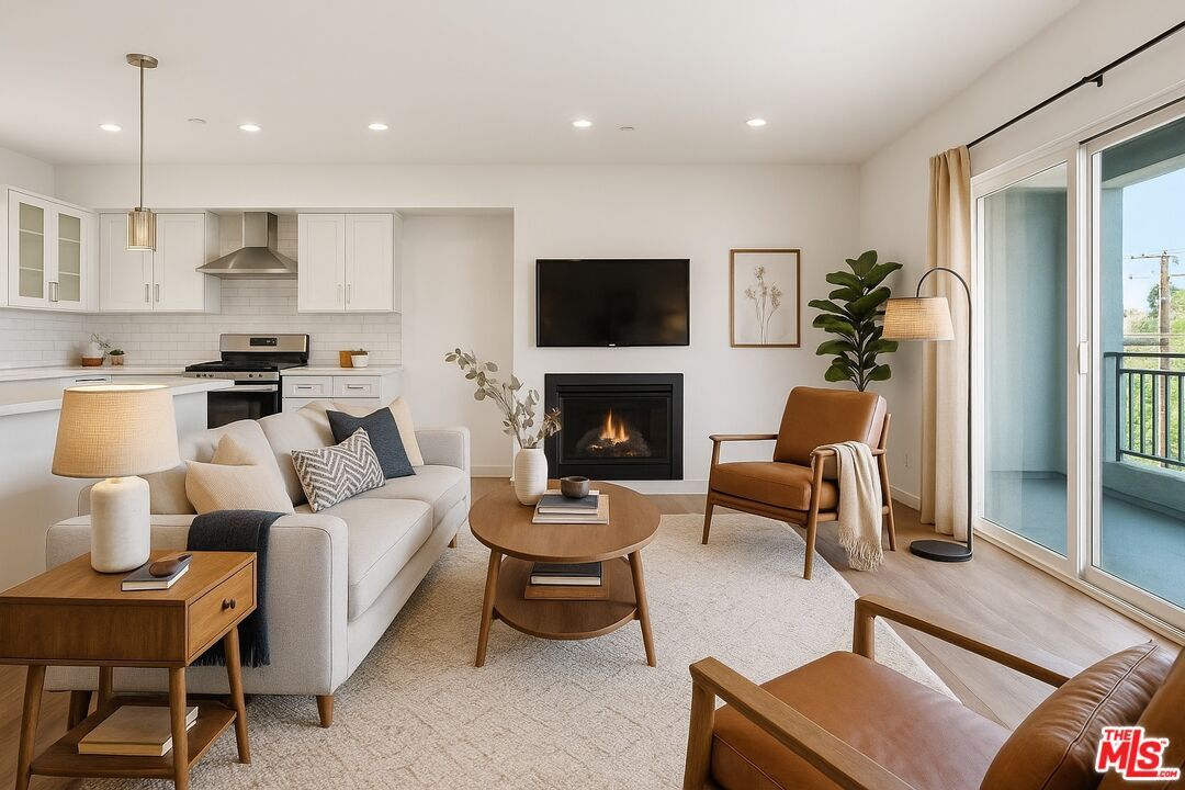 Foto principal - 1431 S Sherbourne Dr