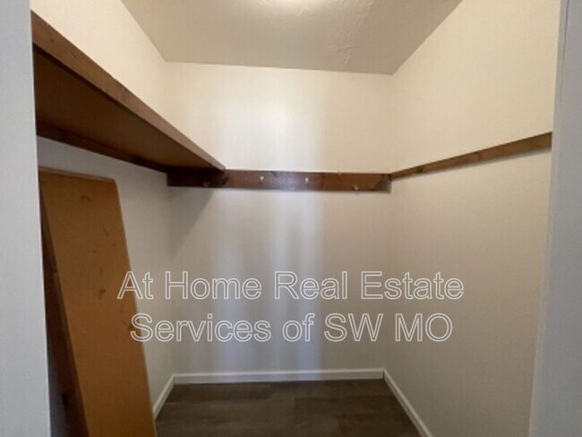 Building Photo - 3533 S Jefferson Ave