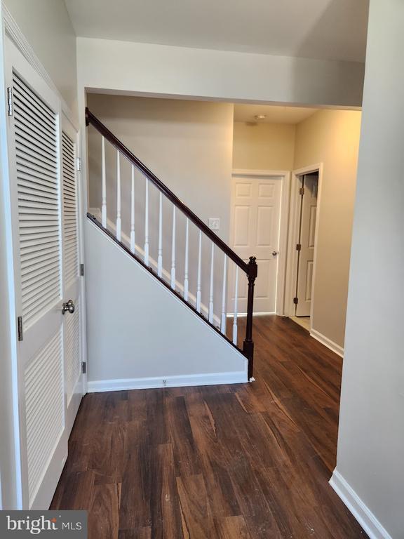 Foto del edificio - 833 Lacewood Terrace