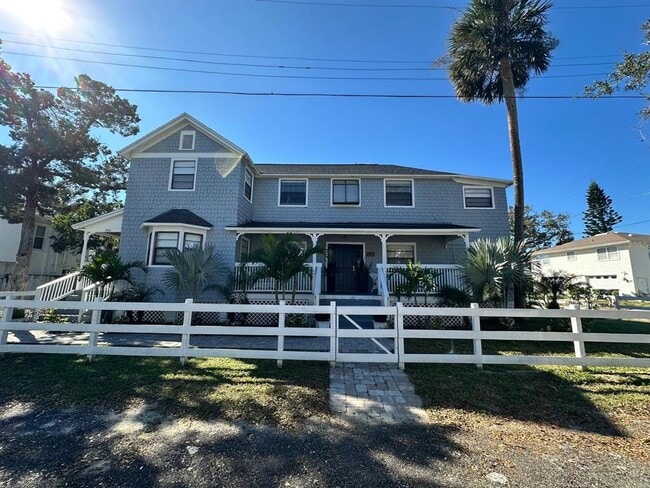 Building Photo - 244 Lexington Dr