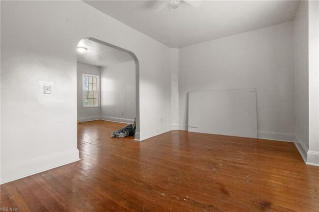 Foto del edificio - 15416 Waterloo Rd