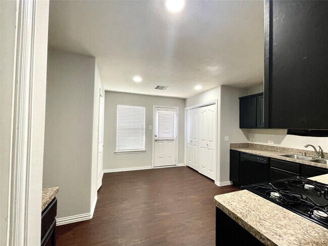 Building Photo - 2931 Chaplin Pl Dr