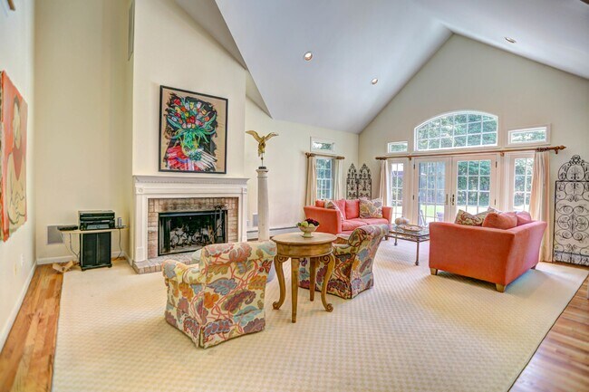 Building Photo - 14 Mountain Laurel Ln