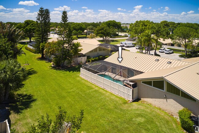 Foto del edificio - 5532 Golden Eagle Cir