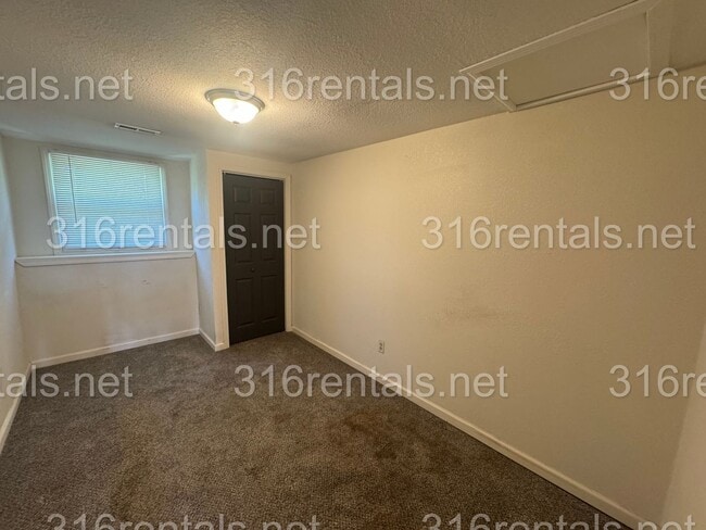 Foto del edificio - $950- 3 bed 1 bath - Single Family Home