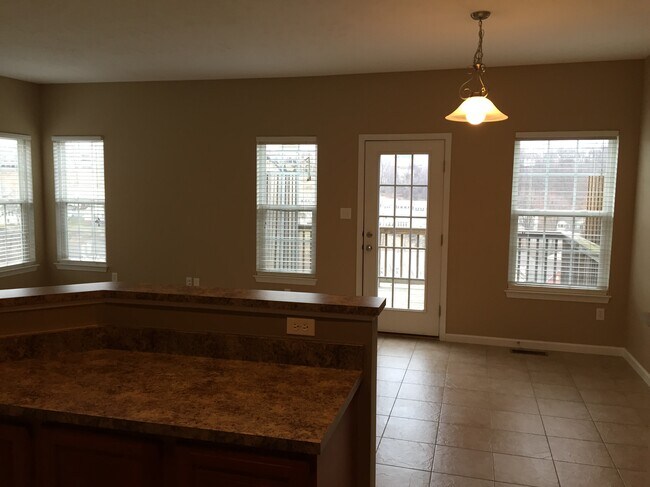 Foto del edificio - 214 Southern Valley Ct