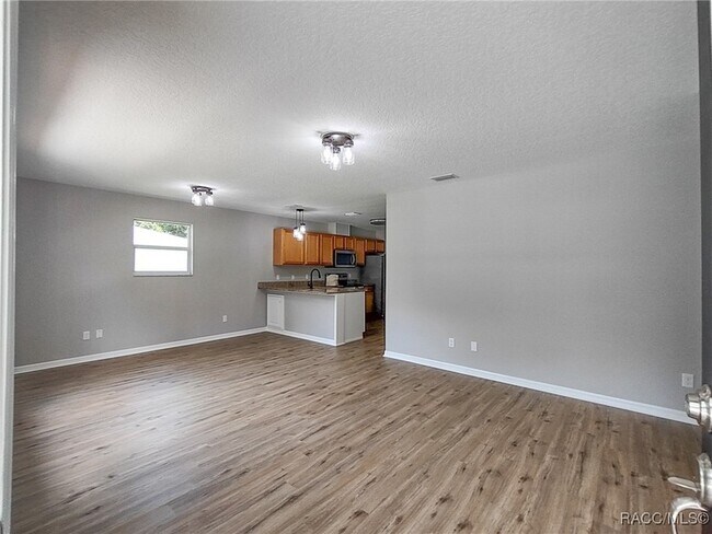 Building Photo - 3327 E Paula Ln