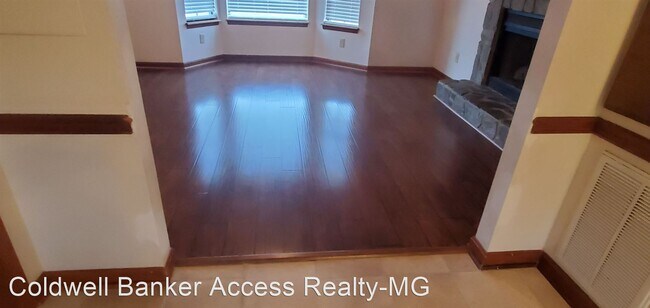 Building Photo - 130 Carriage Hill Dr