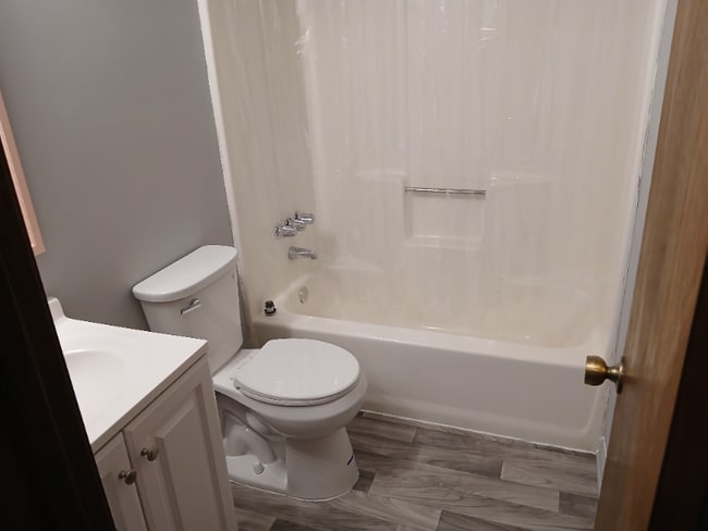 Building Photo - 1850 Brandy Dr SE