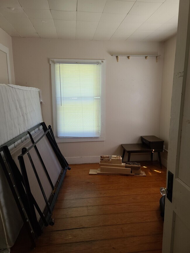 Building Photo - 312 S Coler Ave