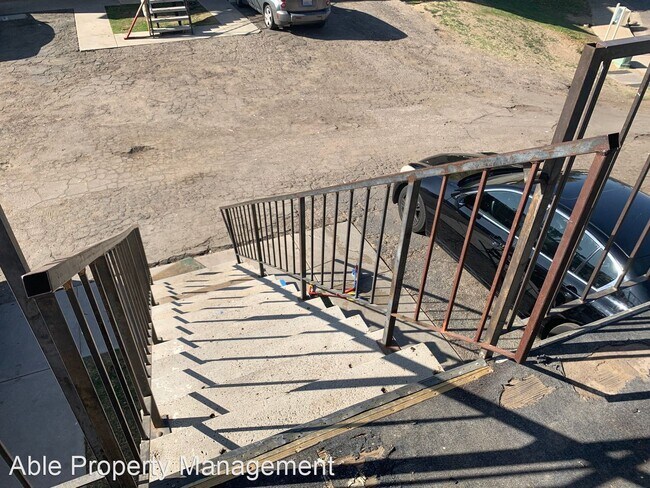 Building Photo - 6009 Hill Dale Ct