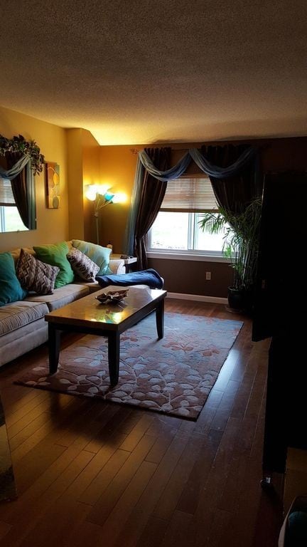Foto del edificio - 2 Bdrm Townhouse for rent
