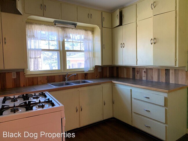 Building Photo - 4 br, 2 bath House - 908 Sunset