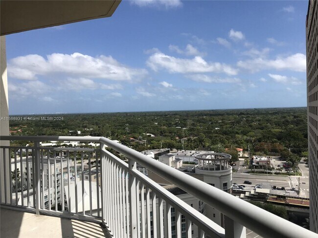 Foto del edificio - 9055 SW 73rd Ct