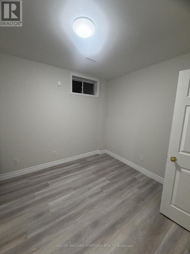 Building Photo - 9 Lenthall Ave